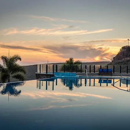 Casa Leon Royal Retreat