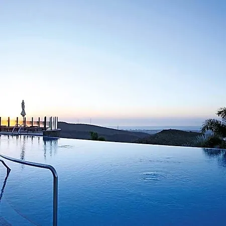 Casa Leon Royal Retreat Hotel