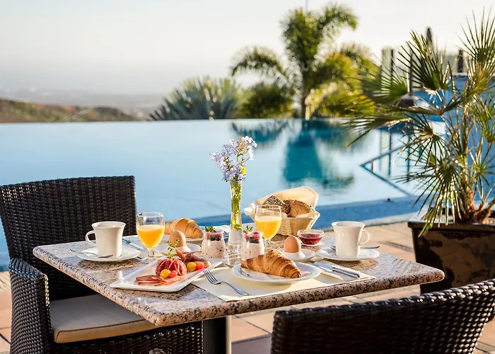 Casa Leon Royal Retreat Hotel